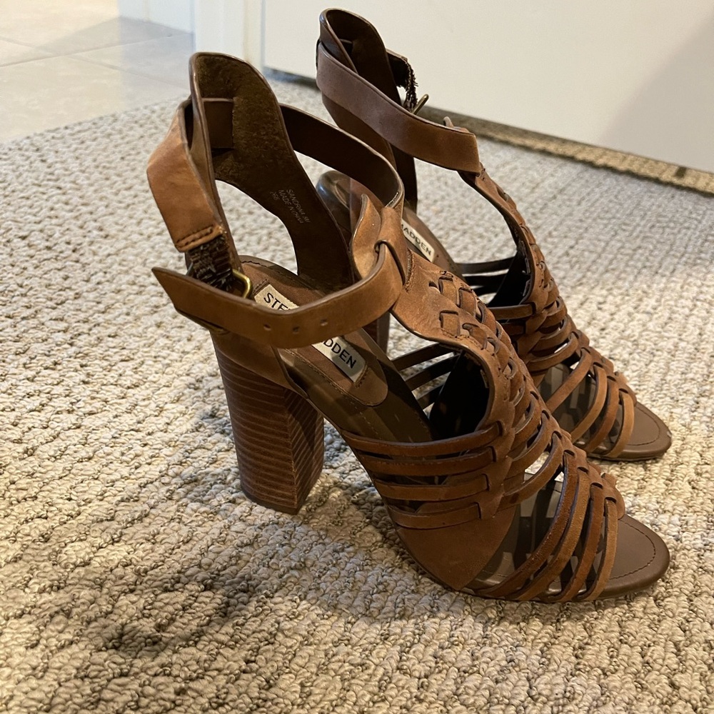 Steve Madden. Down. Size 8 - image 2